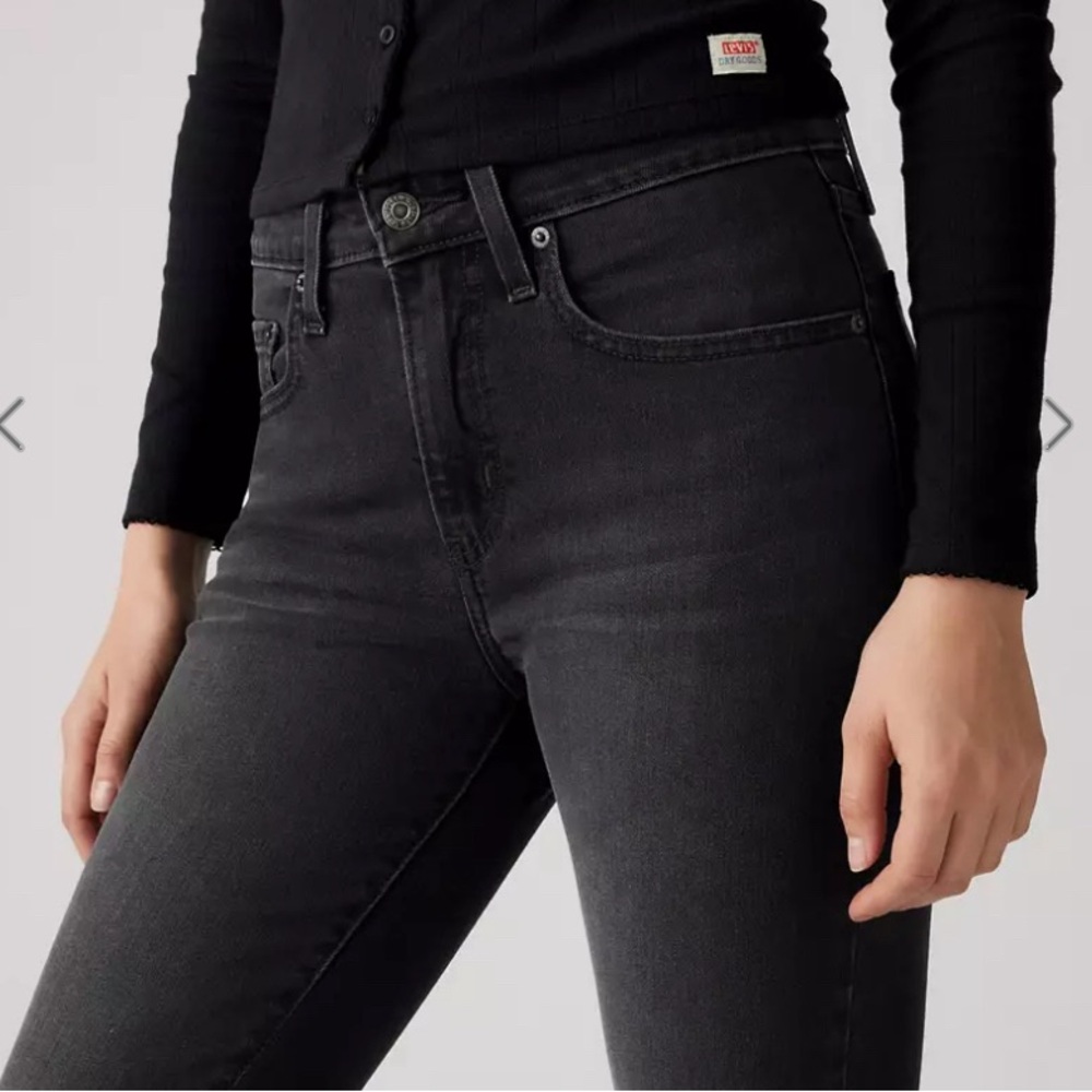 Levi's Women's Dark Gray Skinny Jeans - Picture 10 of 10